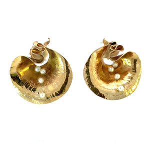 Angela Conty: 14K Gold Flower Earrings