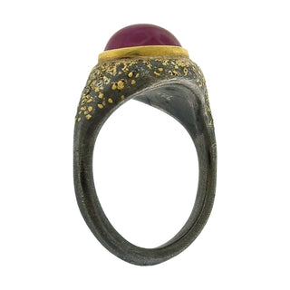 Peter Schmid: Ruby Ring