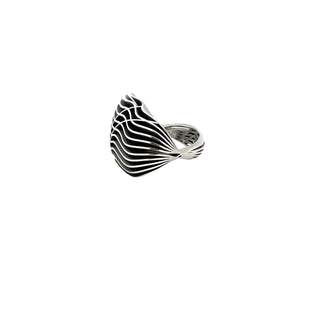 Stefania Lucchetta: Silk 30 Ring