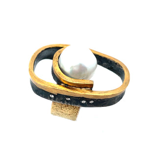 Marco Borghesi: South Sea Pearl Sculptural Ring