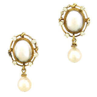 Carolyn Morris Bach: Pearl Earring